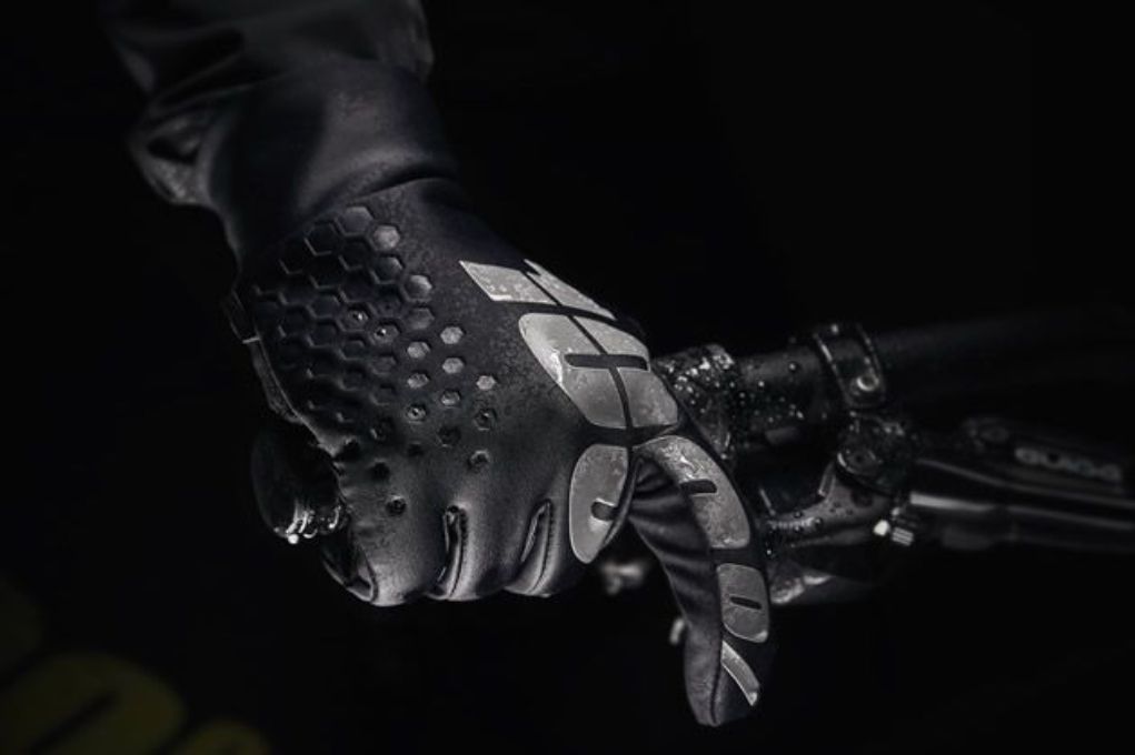 100% Brisker gloves